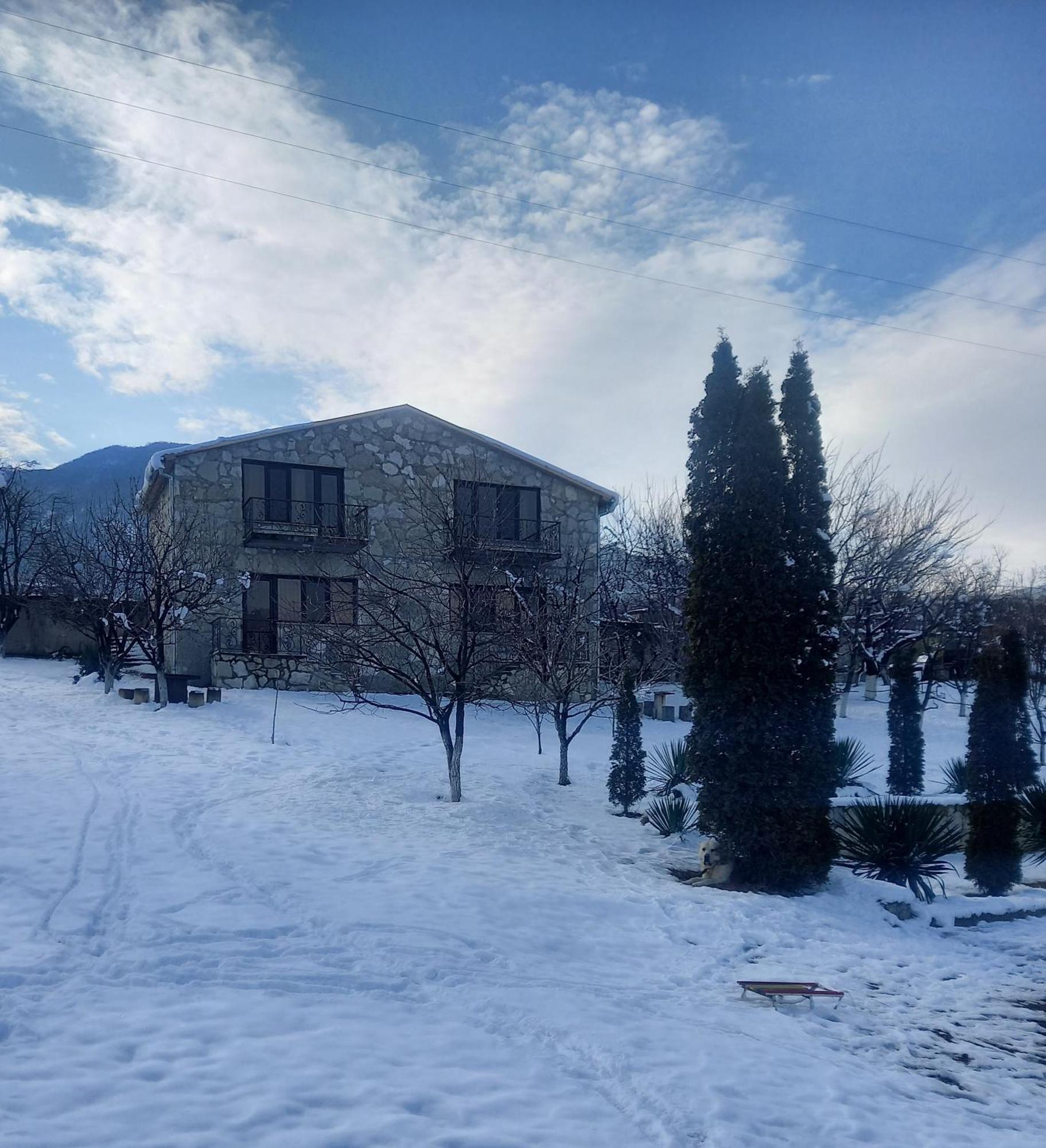 Guest House Ijevan'S Garden エクステリア 写真